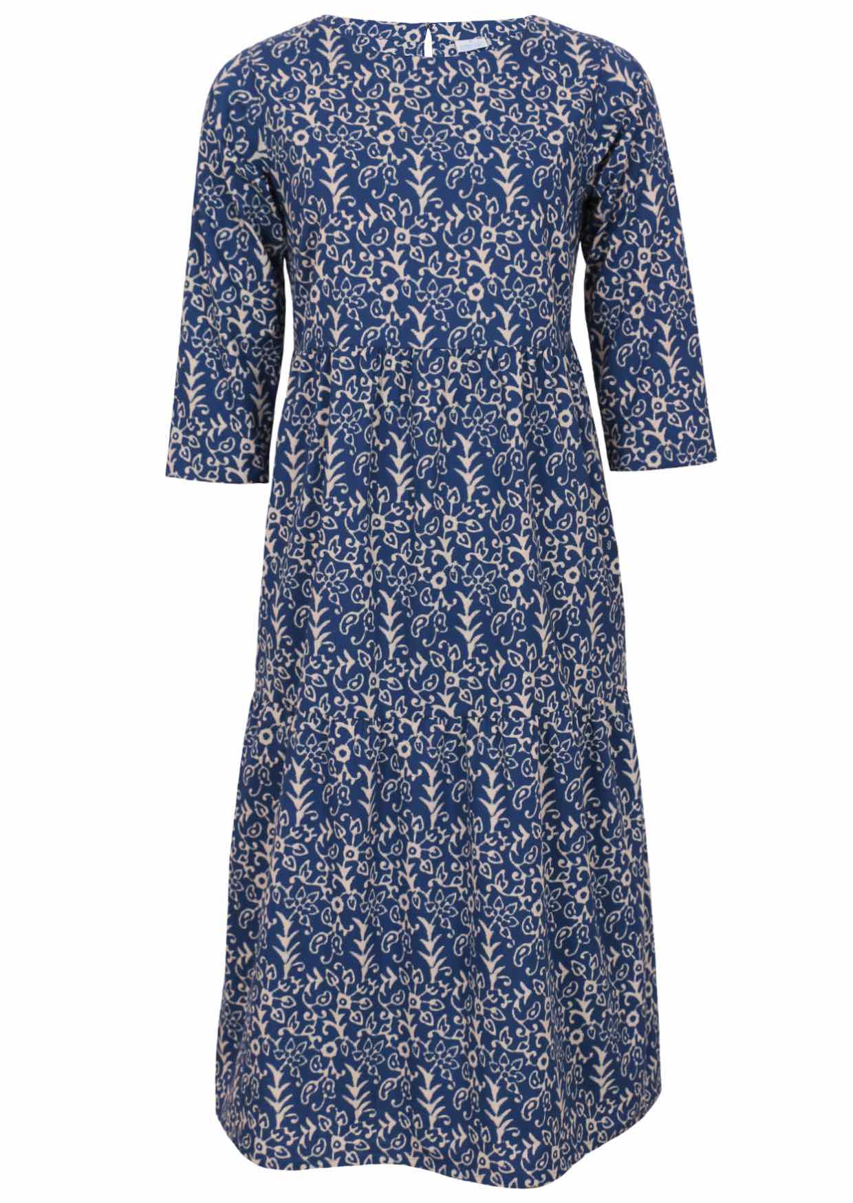 100% cotton maxi dress with 3/4 sleeves, round neckline and pockets.
