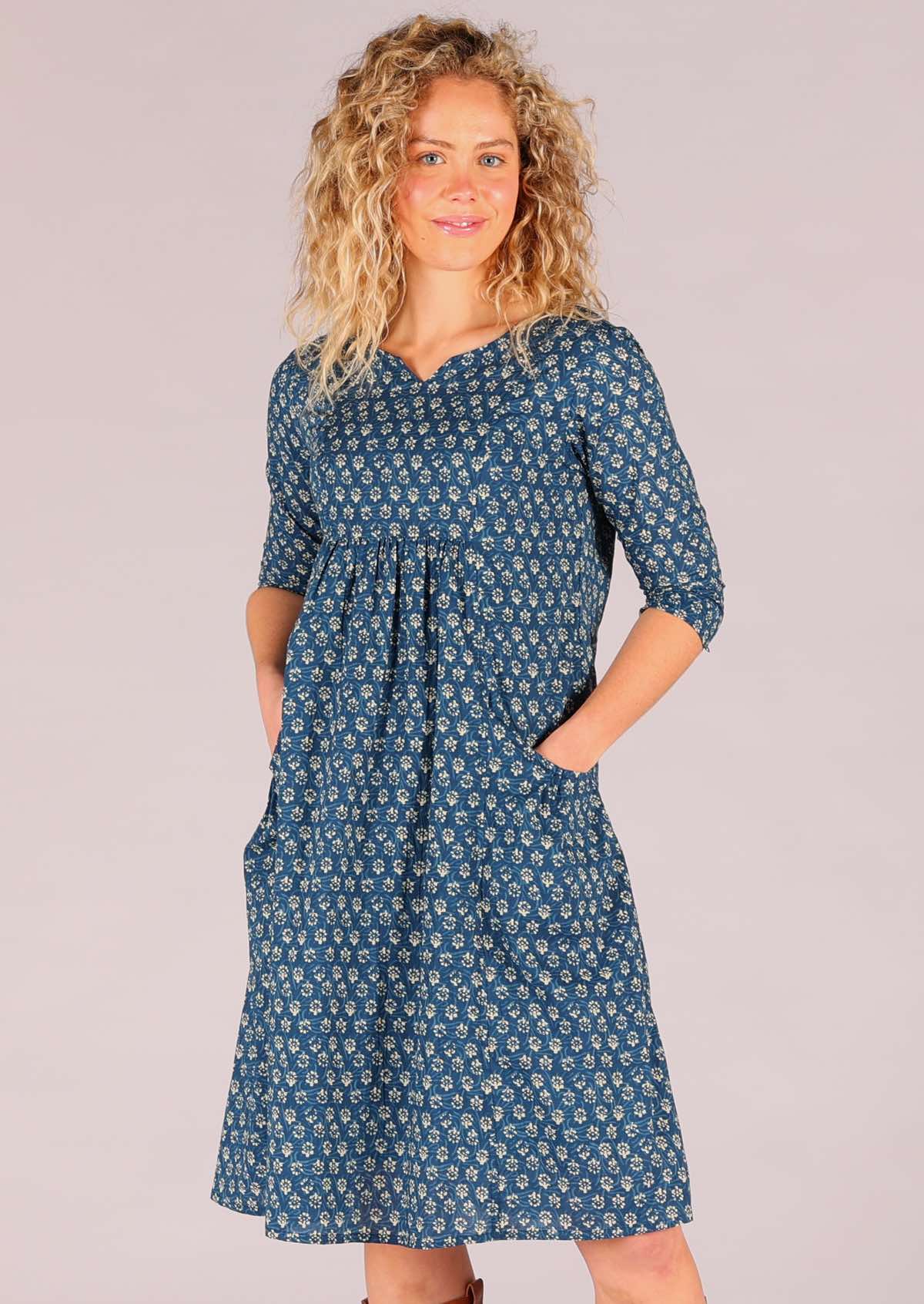 Cotton dress with high round neckline with keyhole cutout