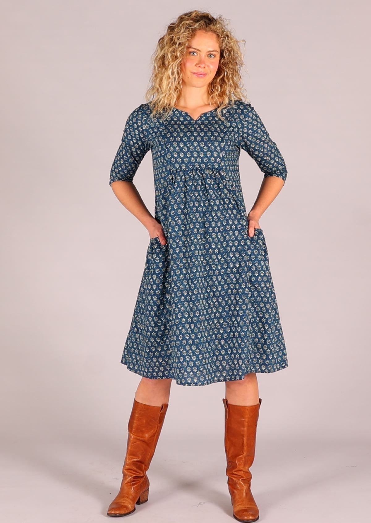 Cotton over the knee length dress with lining and pockets