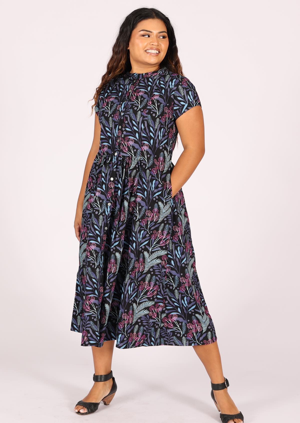 Shin length cotton retro dress with hidden side pockets